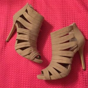 Size 8, 4.5” Heels